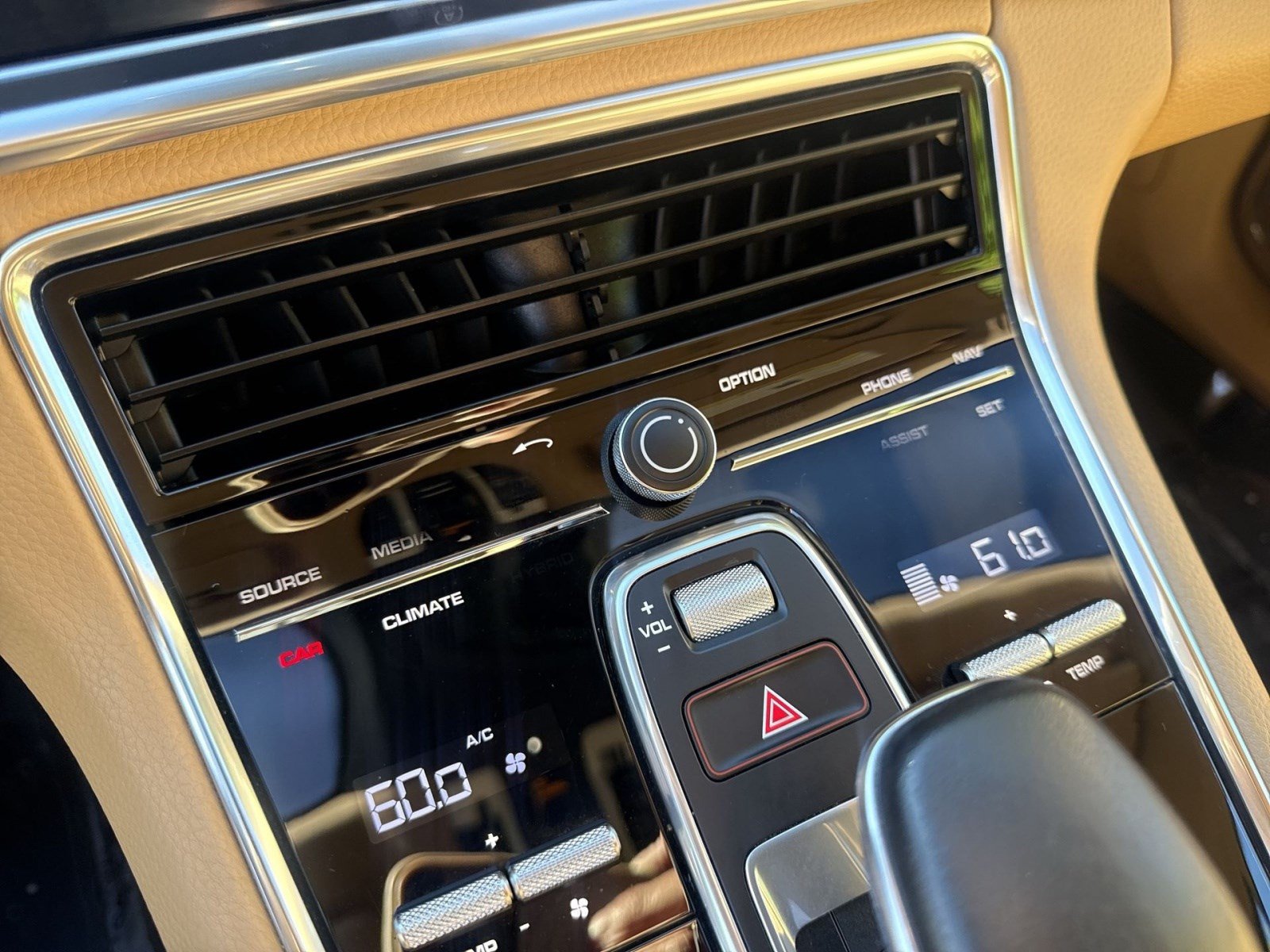 Used 2020 Porsche Panamera 4S AWD/4WD image 18