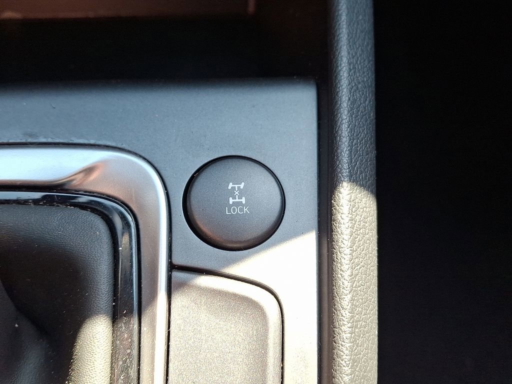 Used 2023 Hyundai Kona SEL AWD/4WD image 23