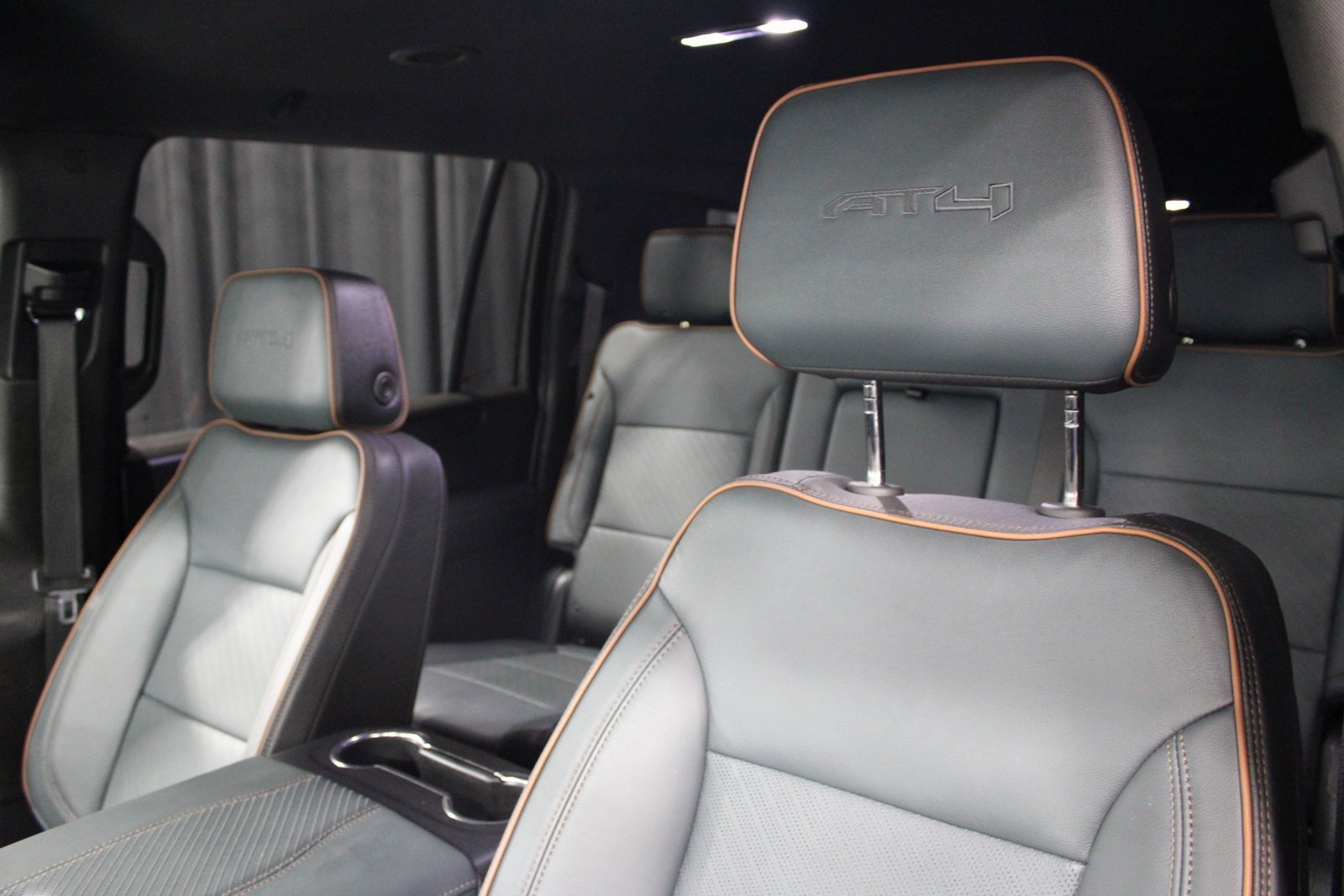 Used 2025 GMC Yukon XL AT4 w/ Premium Trailering Package image 5