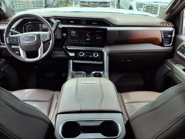 Certified 2025 GMC Sierra 3500 Denali w/ Denali Reserve Package image 4