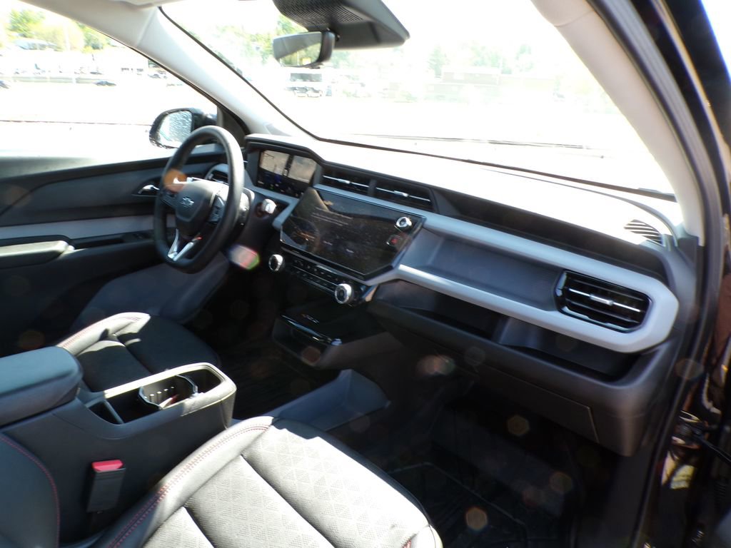 New 2027 Chevrolet Bolt RS w/ Technology Package FWD image 12