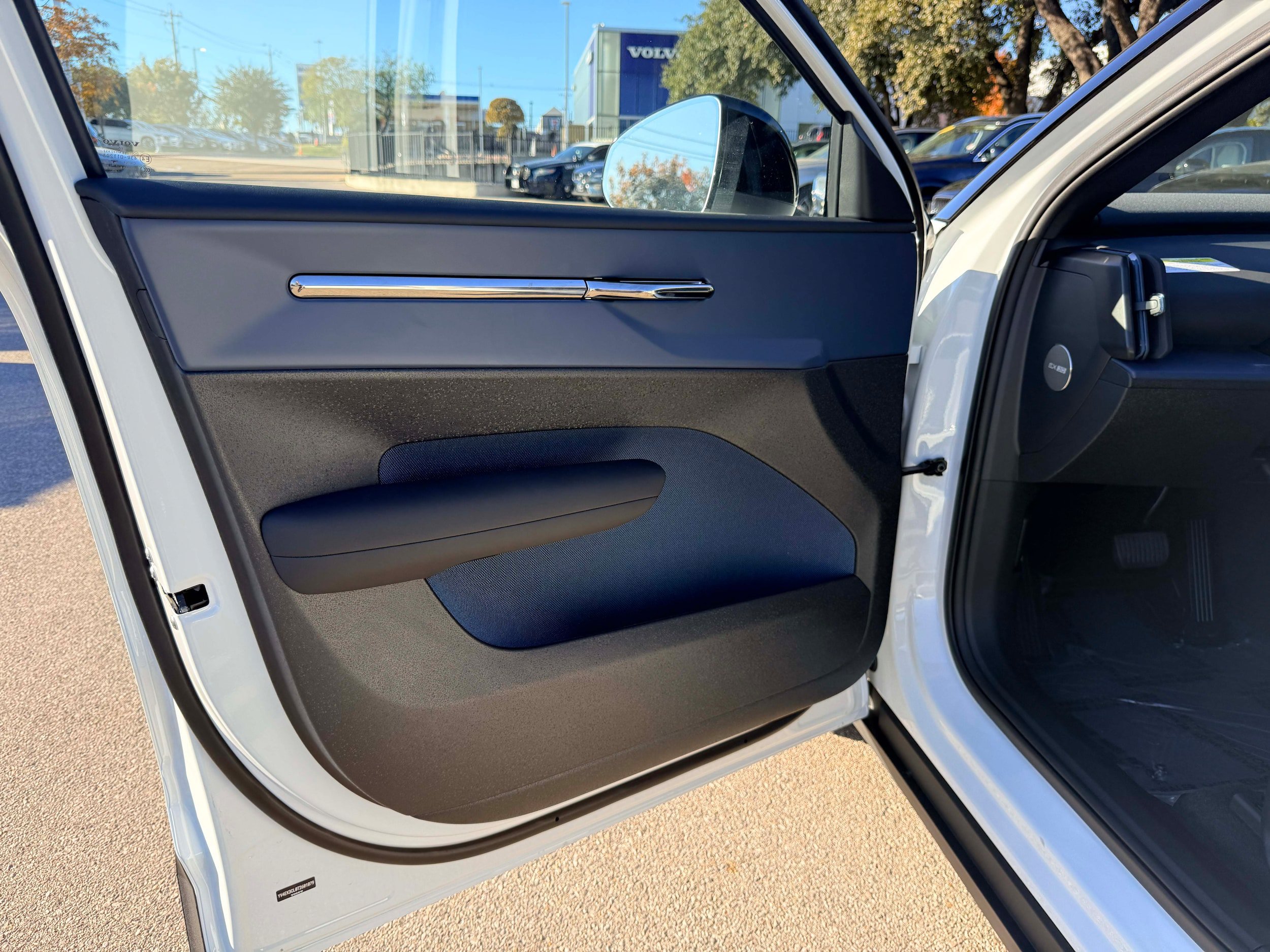 New 2026 Volvo EX30 Cross Country Ultra AWD/4WD image 10