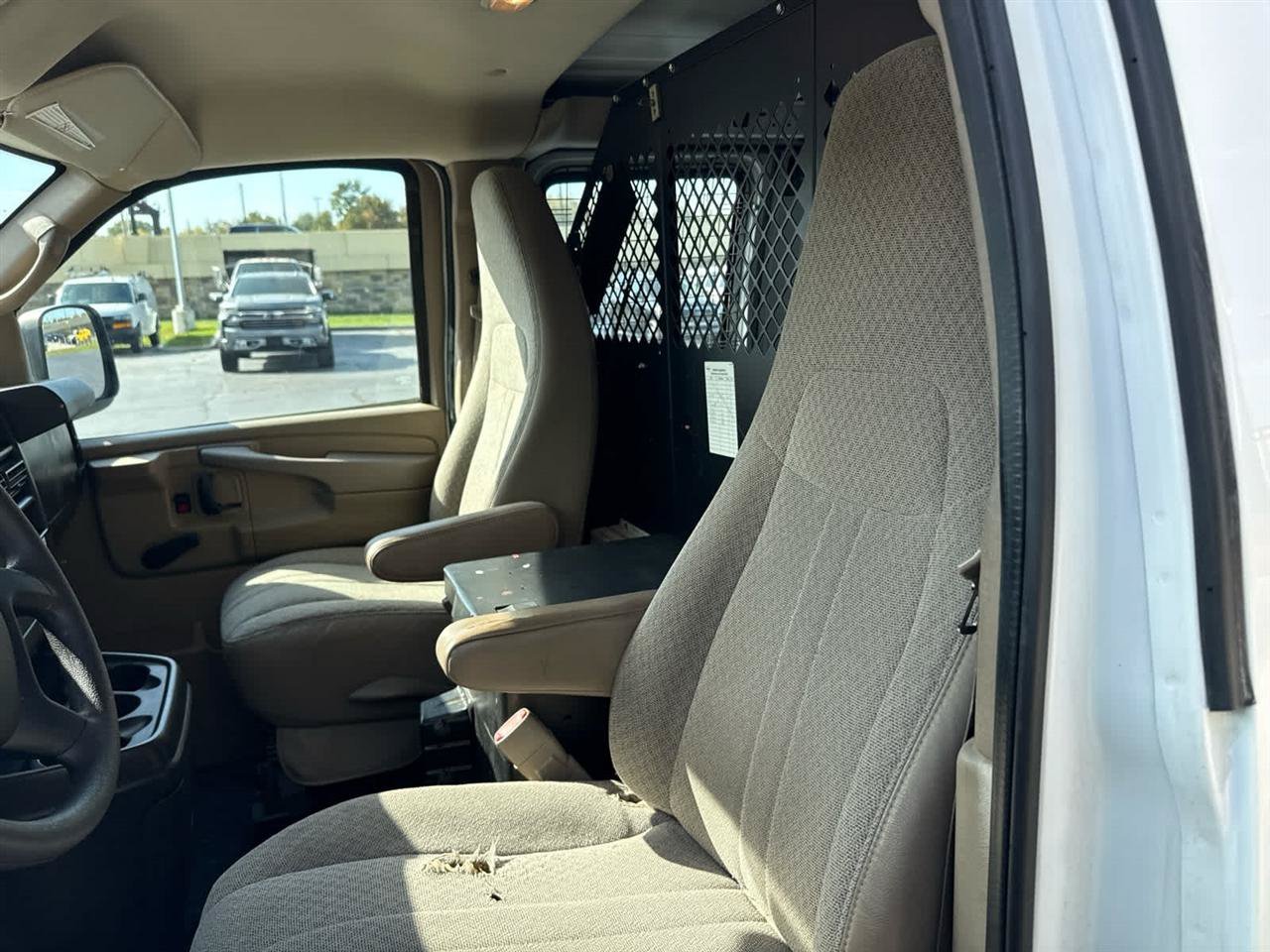 Used 2011 Chevrolet Express 2500 RWD image 13