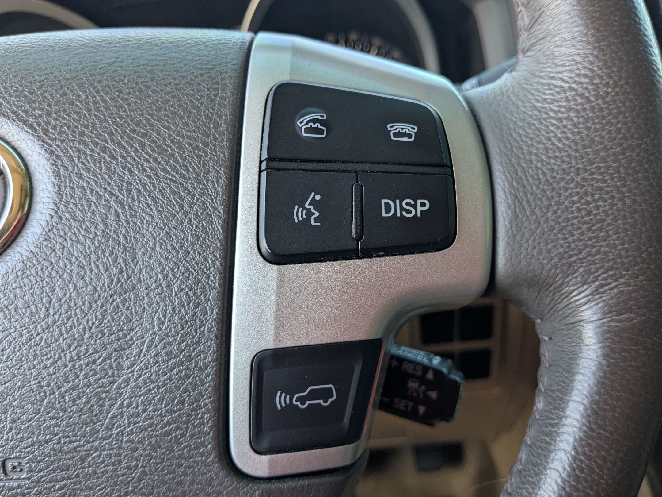 Used 2013 Toyota Land Cruiser AWD/4WD image 21