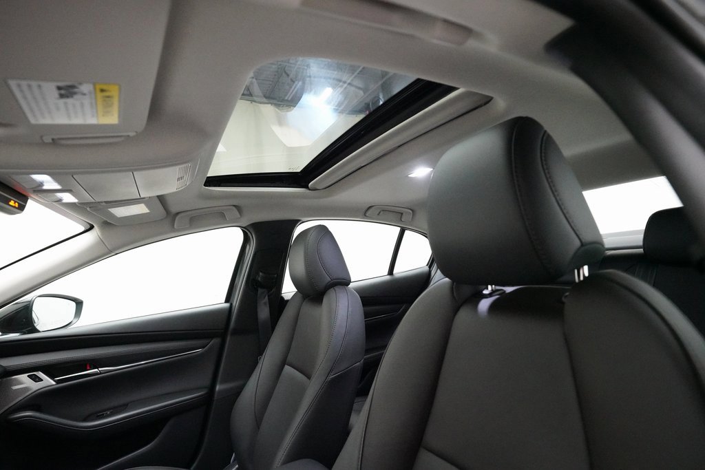 Used 2025 MAZDA MAZDA3 2.5 Turbo Sedan w/Premium Plus image 31