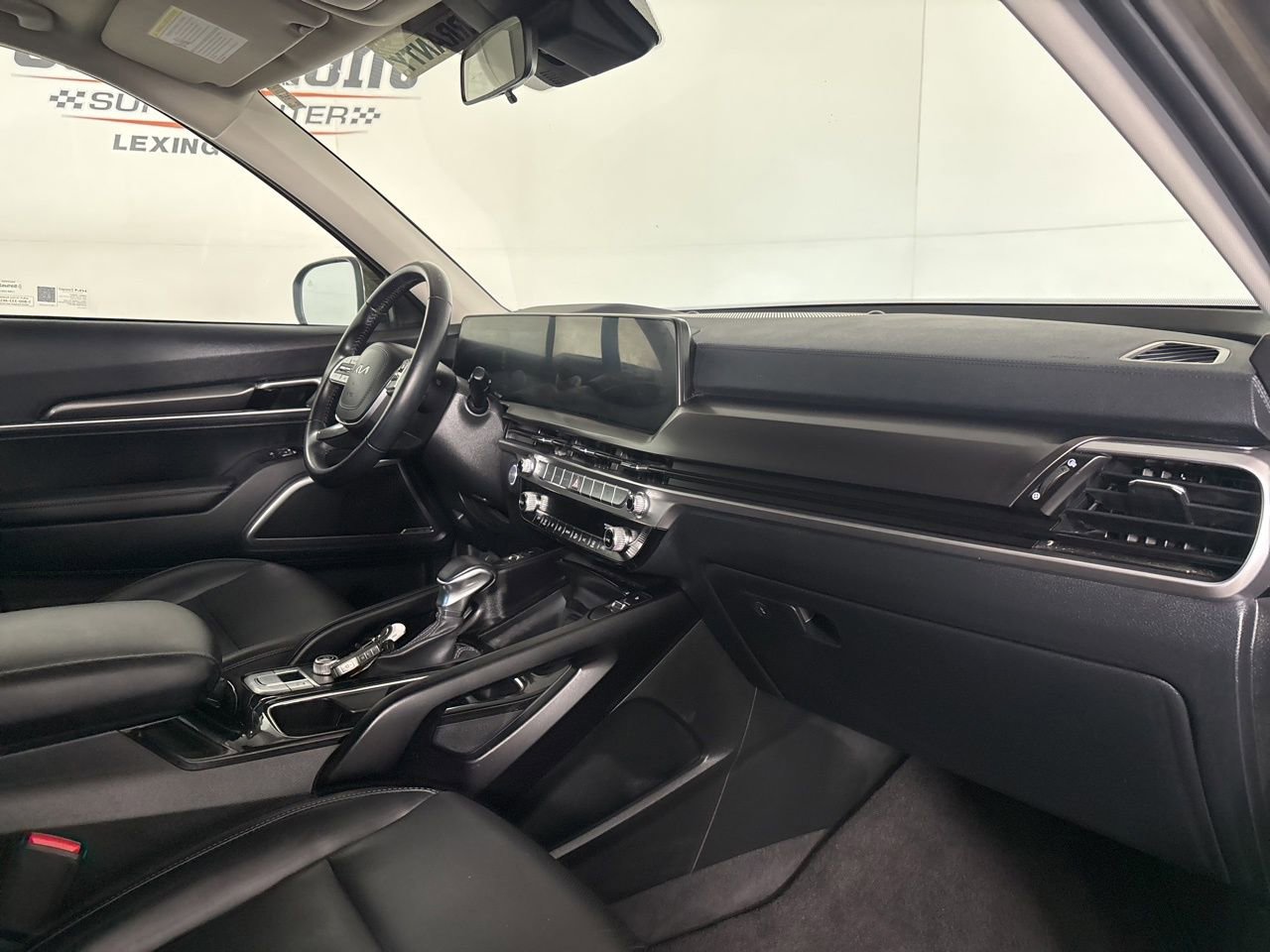 Used 2025 Kia Telluride S image 31