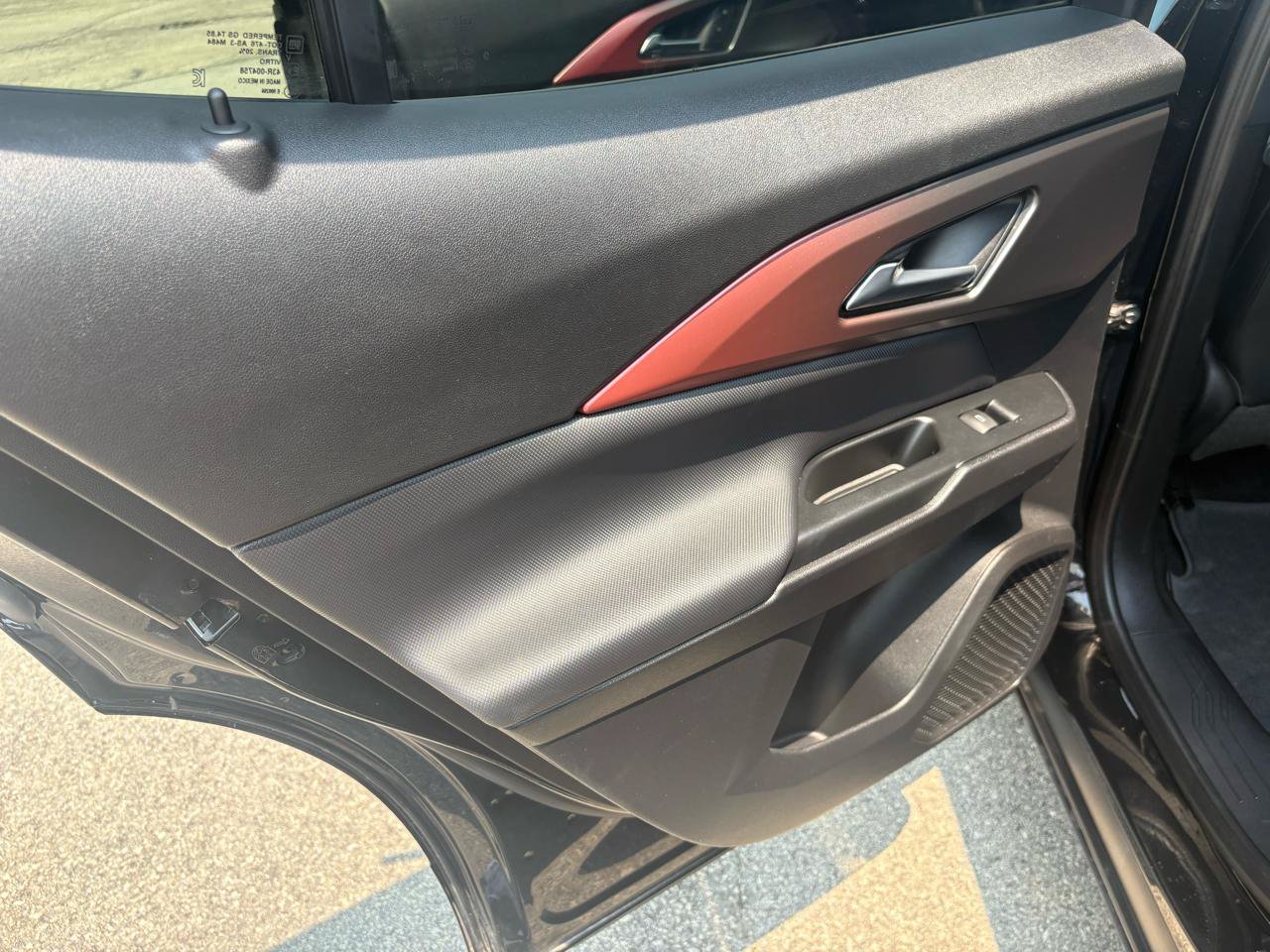 Used 2024 Chevrolet Equinox EV RS FWD image 31
