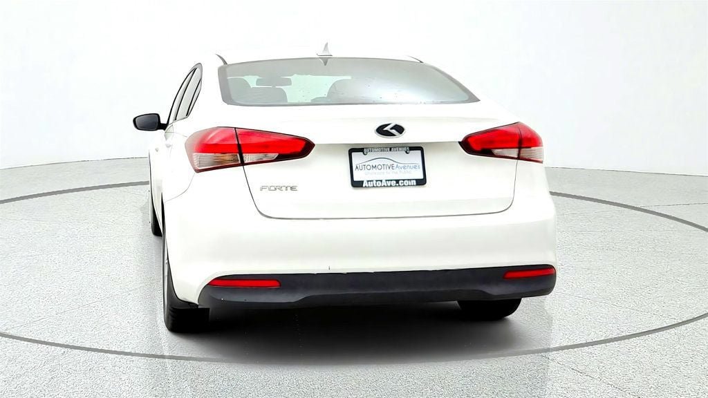 Used 2017 Kia Forte LX FWD image 6
