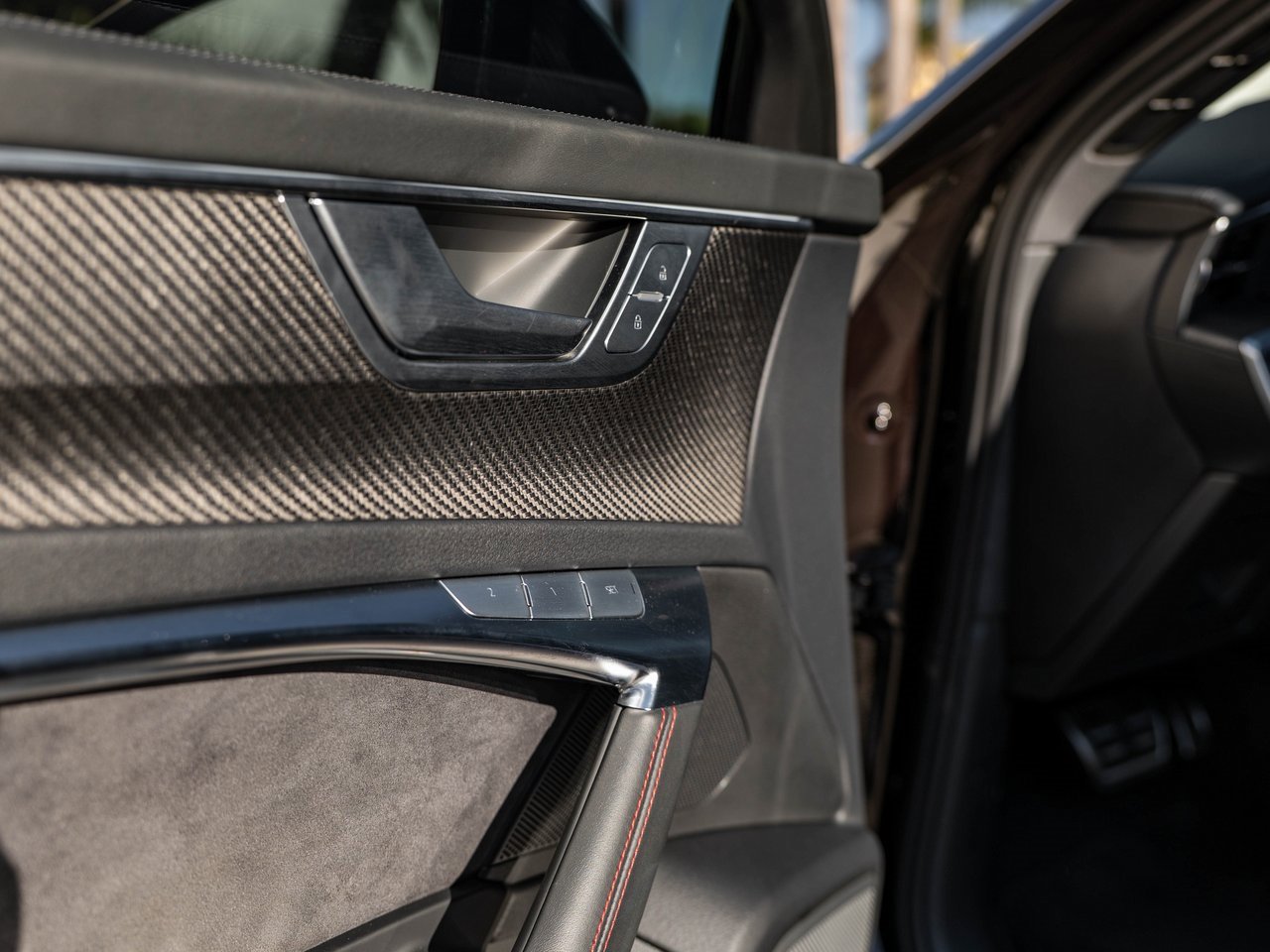 Used 2023 Audi RS 6 w/ Carbon Optic Package image 27