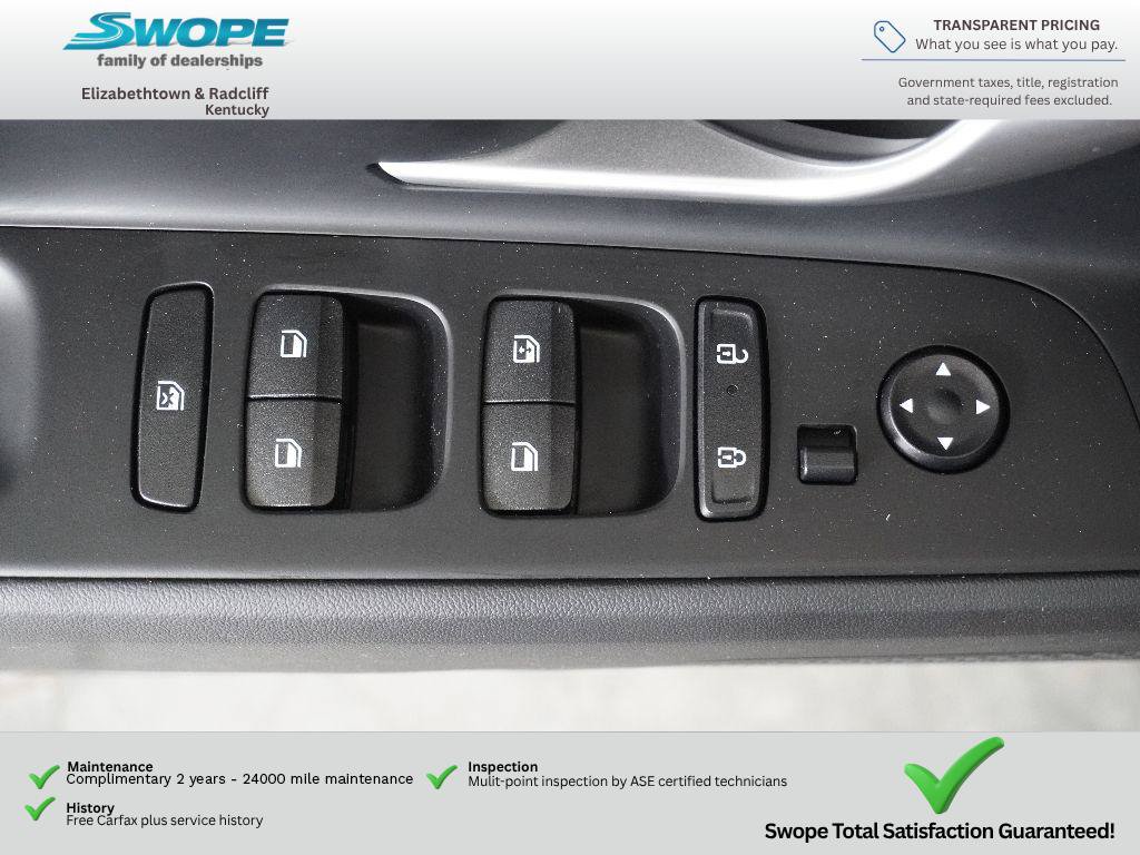 Used 2025 Hyundai Elantra SEL FWD image 14