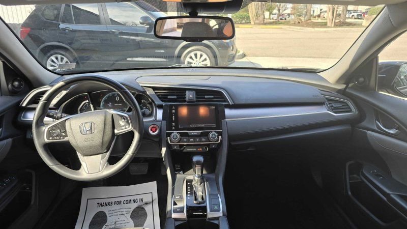Used 2017 Honda Civic Touring image 14