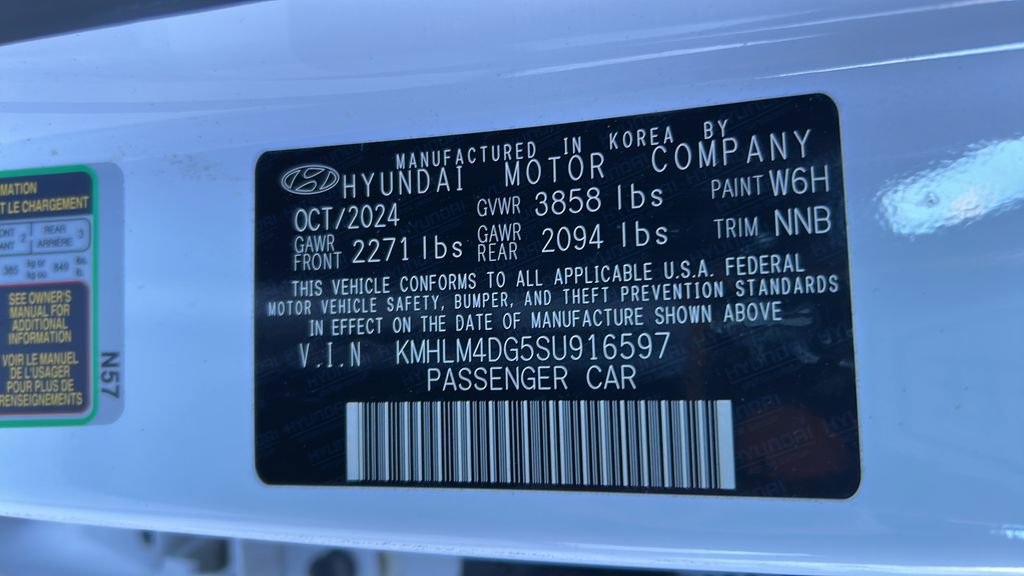 Certified 2025 Hyundai Elantra Sport image 30