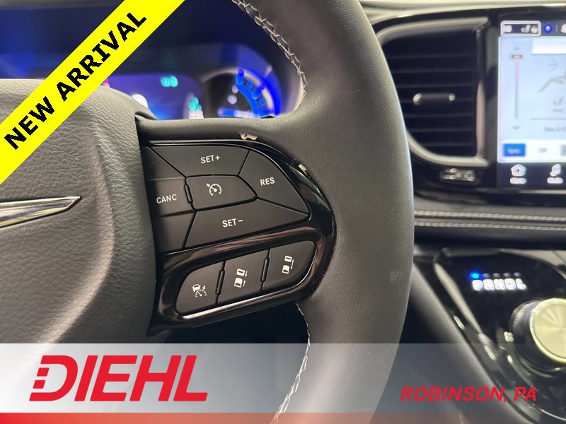 Used 2023 Chrysler Pacifica Limited w/ S Appearance Package image 28