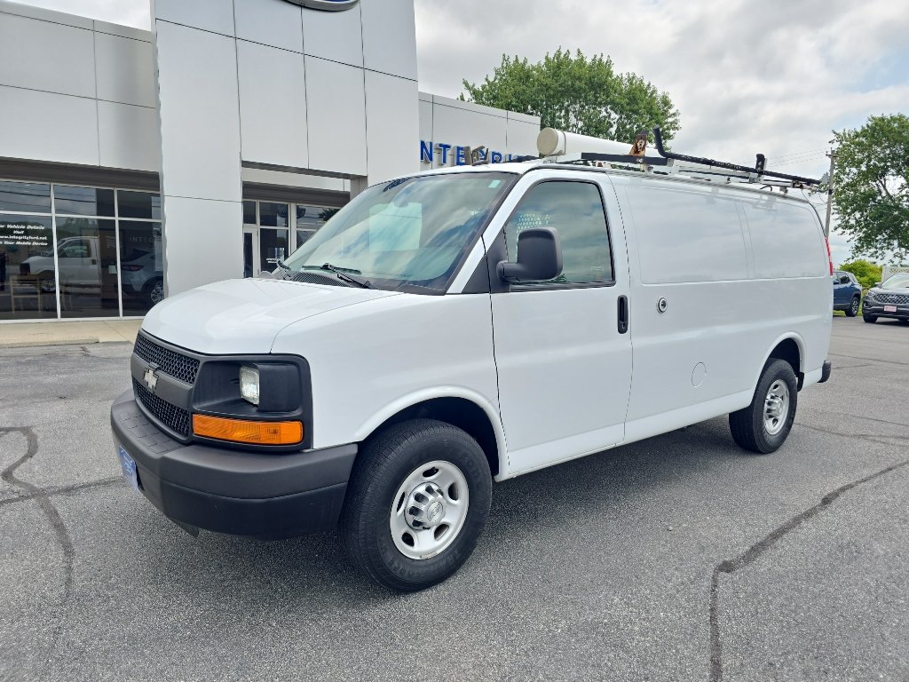 Used 2015 Chevrolet Express 2500 RWD image 2