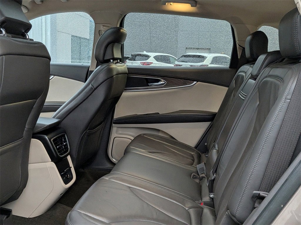 Used 2019 Lincoln Nautilus Select image 25