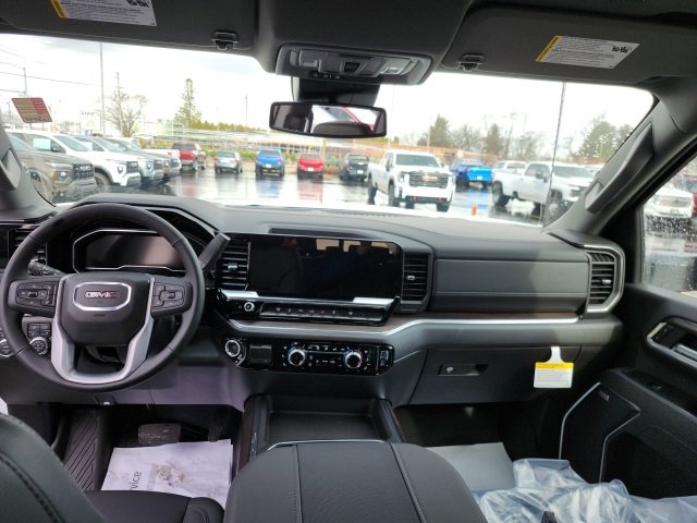 New 2025 GMC Sierra 2500 SLT w/ SLT Convenience Package image 21