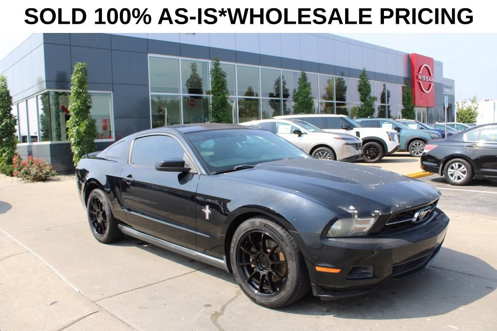 Used 2012 Ford Mustang Premium RWD image 1