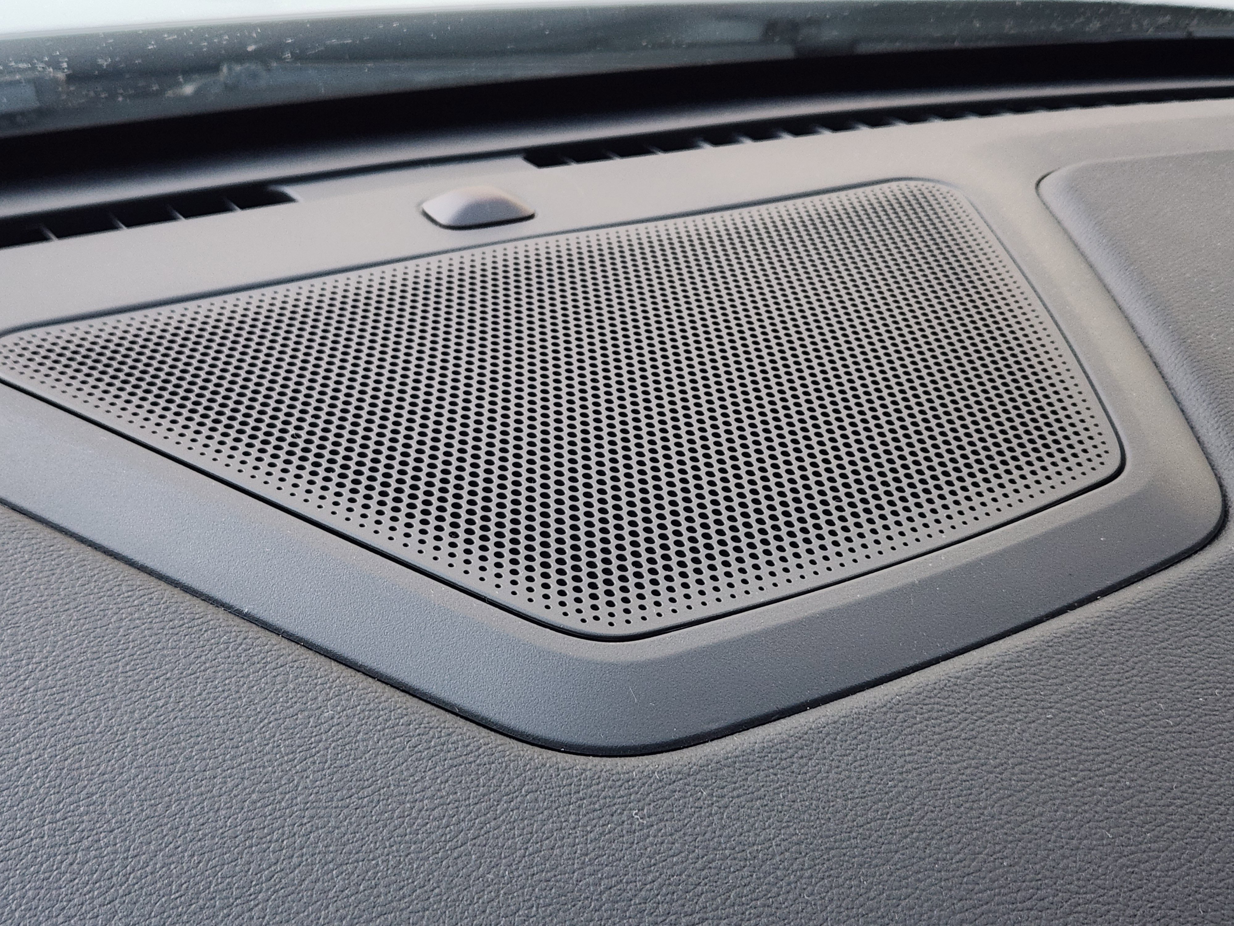 Used 2025 Ford Explorer ST w/ Sun And Sound Package image 19