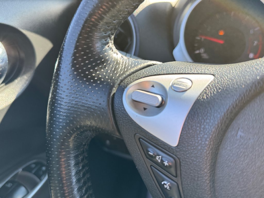 Used 2012 Nissan Juke SL FWD image 30