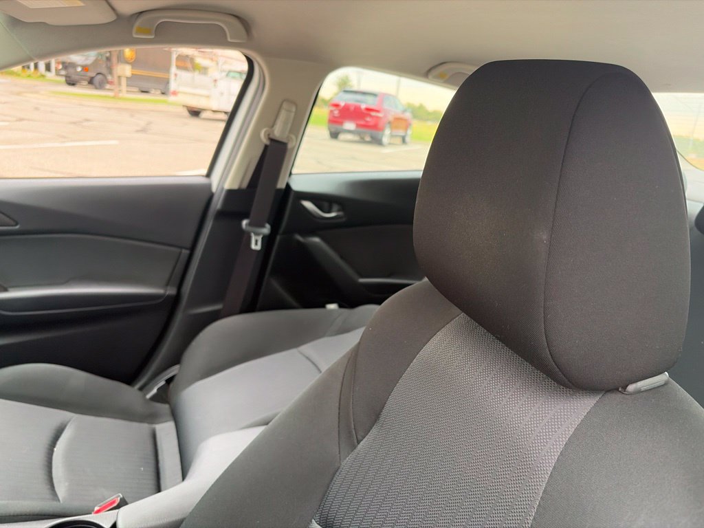 Used 2014 MAZDA MAZDA3 i SV FWD image 17