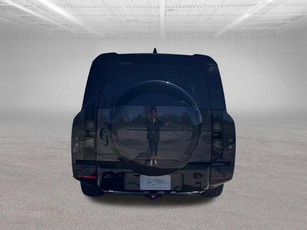 New 2026 Land Rover Defender 130 X-Dynamic SE AWD/4WD image 8