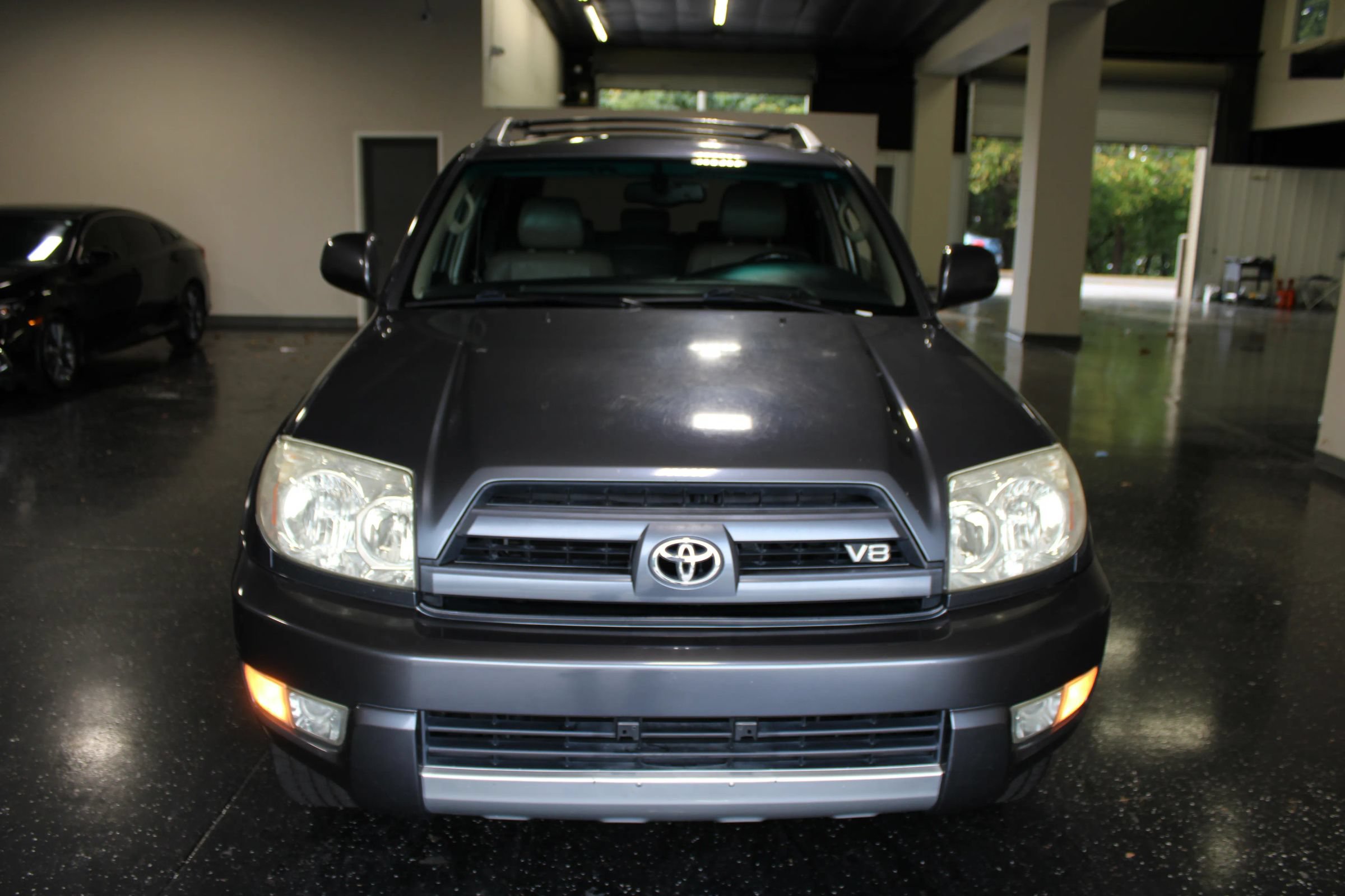Used 2004 Toyota 4Runner Limited w/ Preferred Accessory Pkg RWD image 5
