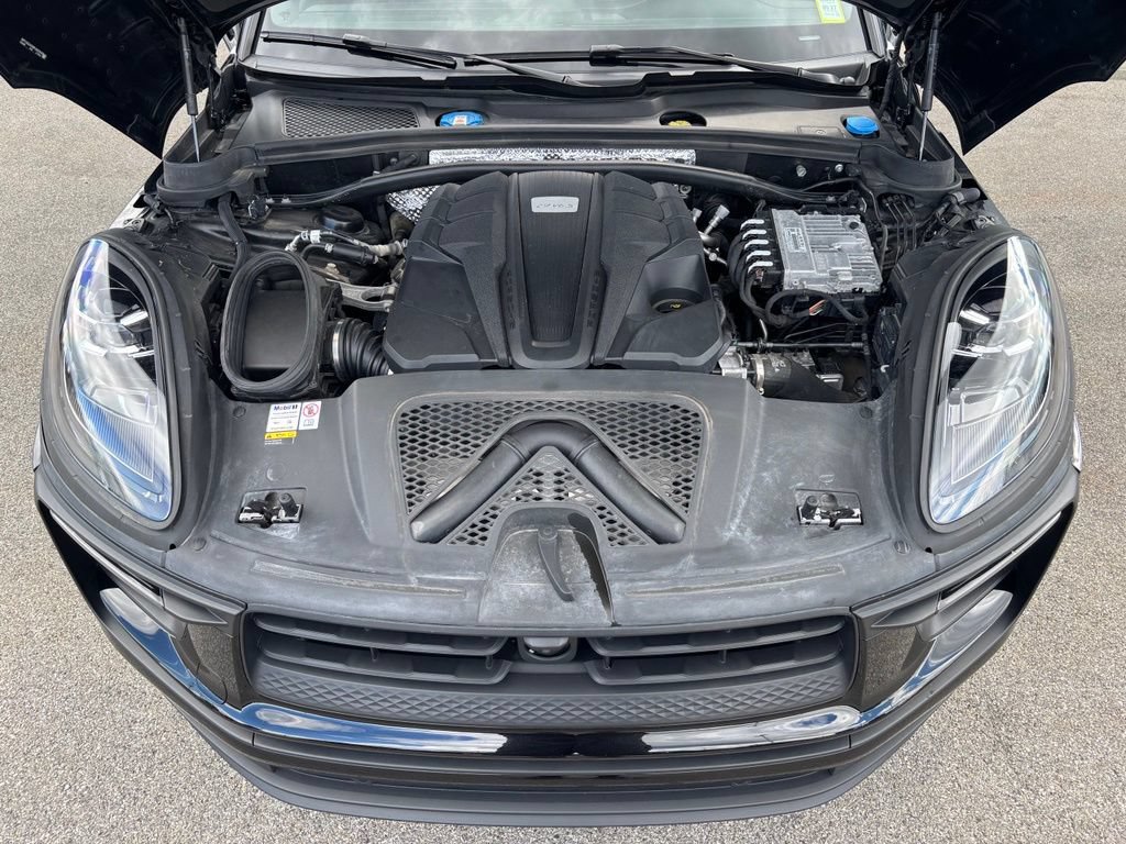 Certified 2023 Porsche Macan S AWD/4WD image 23