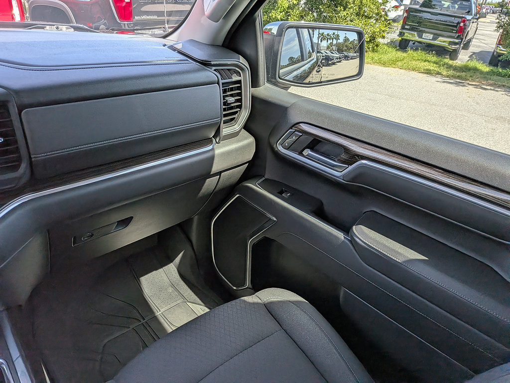 Used 2023 Chevrolet Silverado 1500 LT AWD/4WD image 16