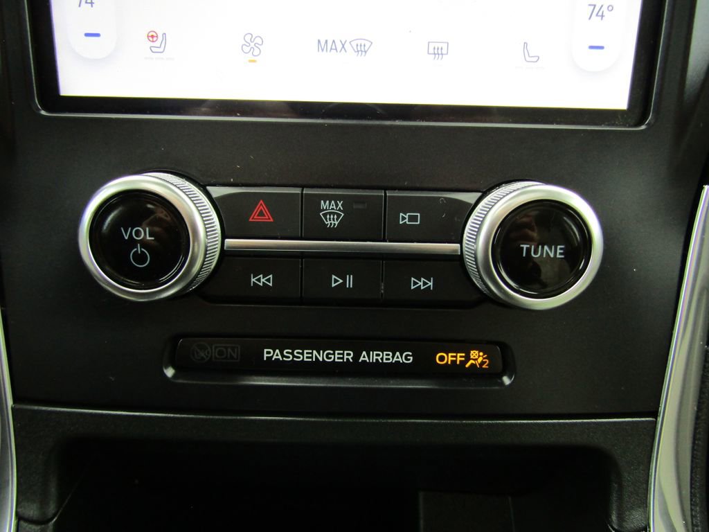 Used 2024 Ford Edge Titanium w/ Equipment Group 301A AWD/4WD image 35
