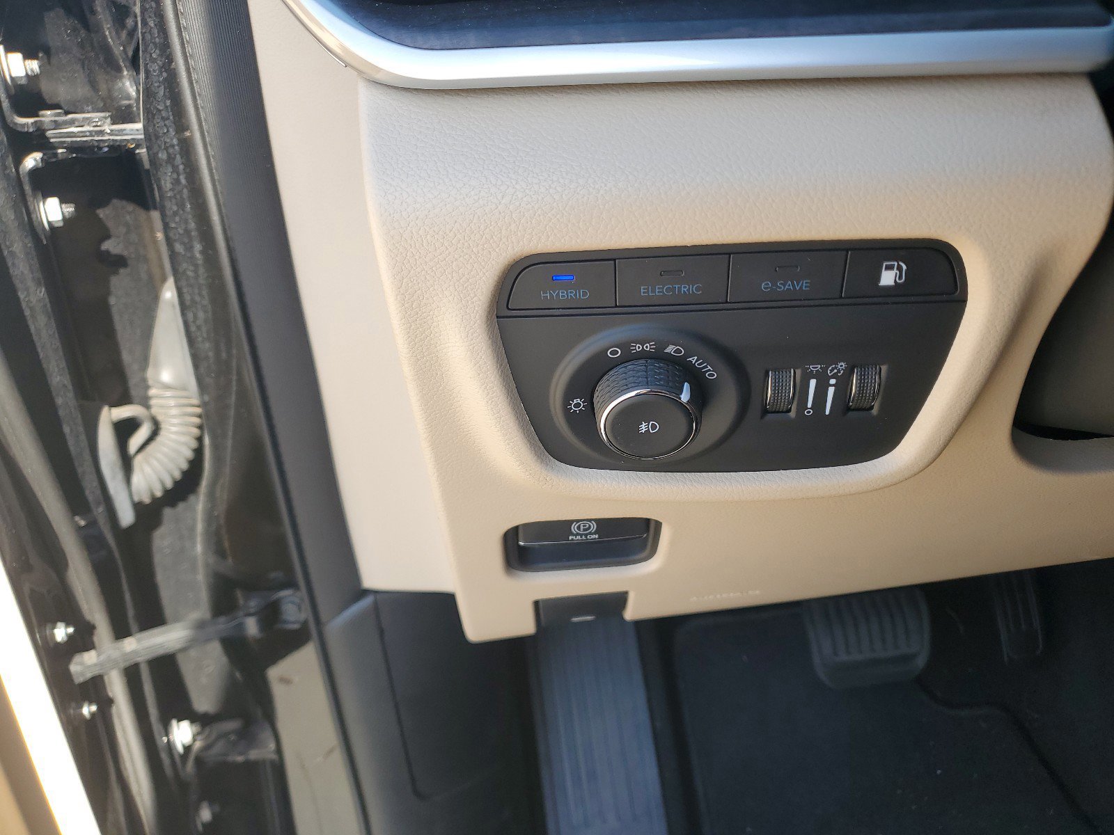 Certified 2023 Jeep Grand Cherokee 4xe w/ Luxury Tech Group II image 28