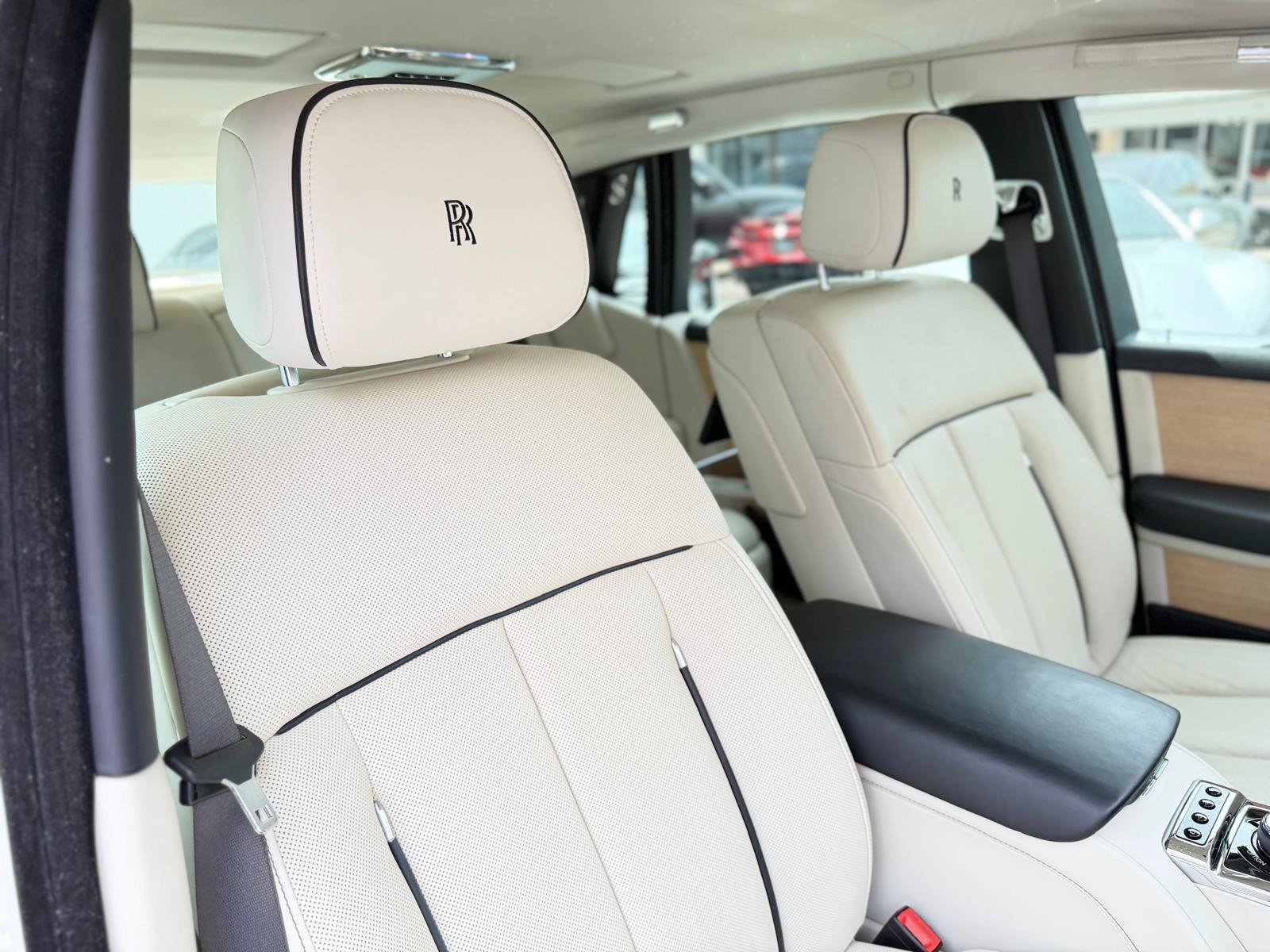 Used 2019 Rolls-Royce Phantom Sedan RWD image 48