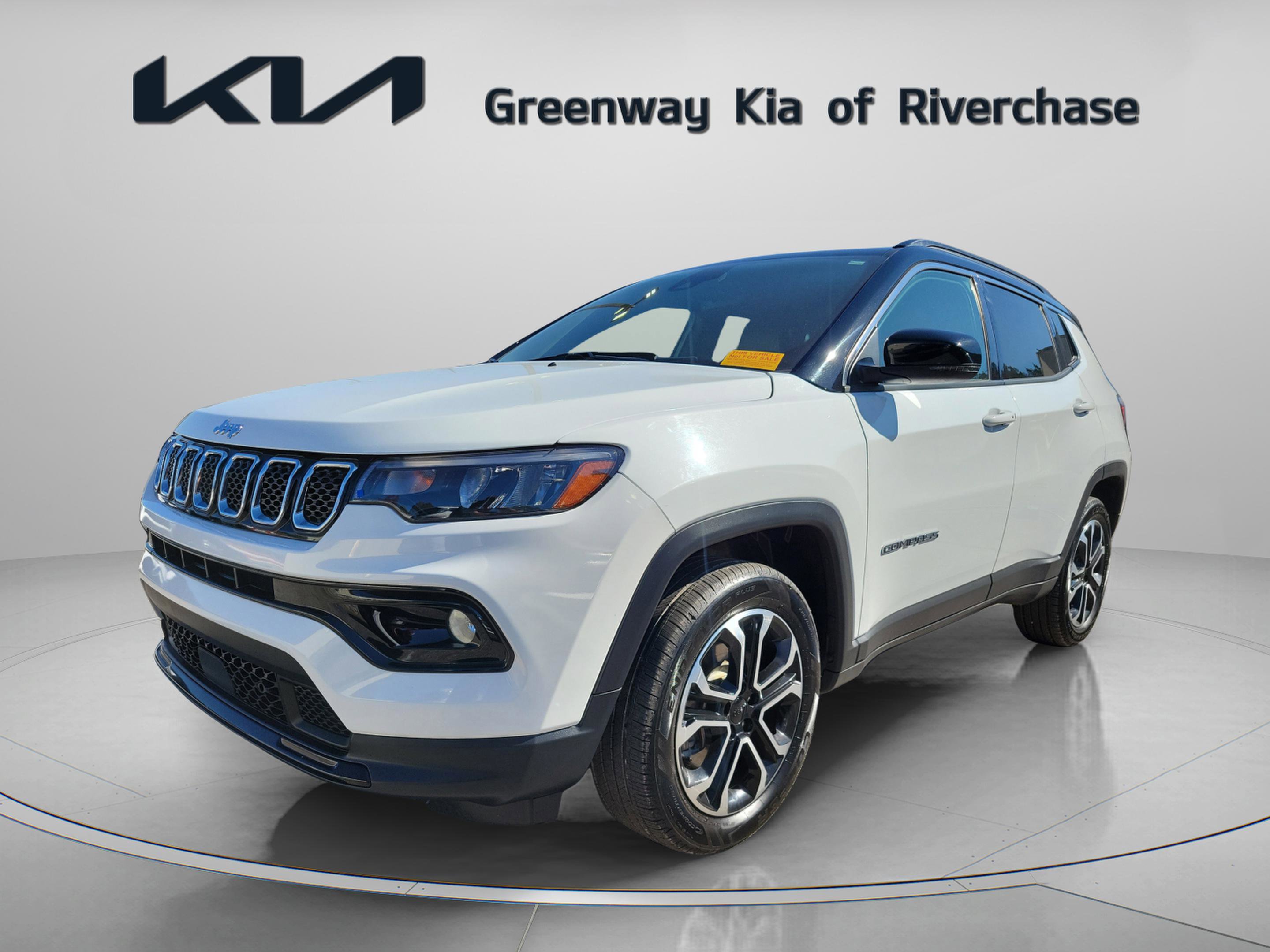 Used 2024 Jeep Compass Limited image 3