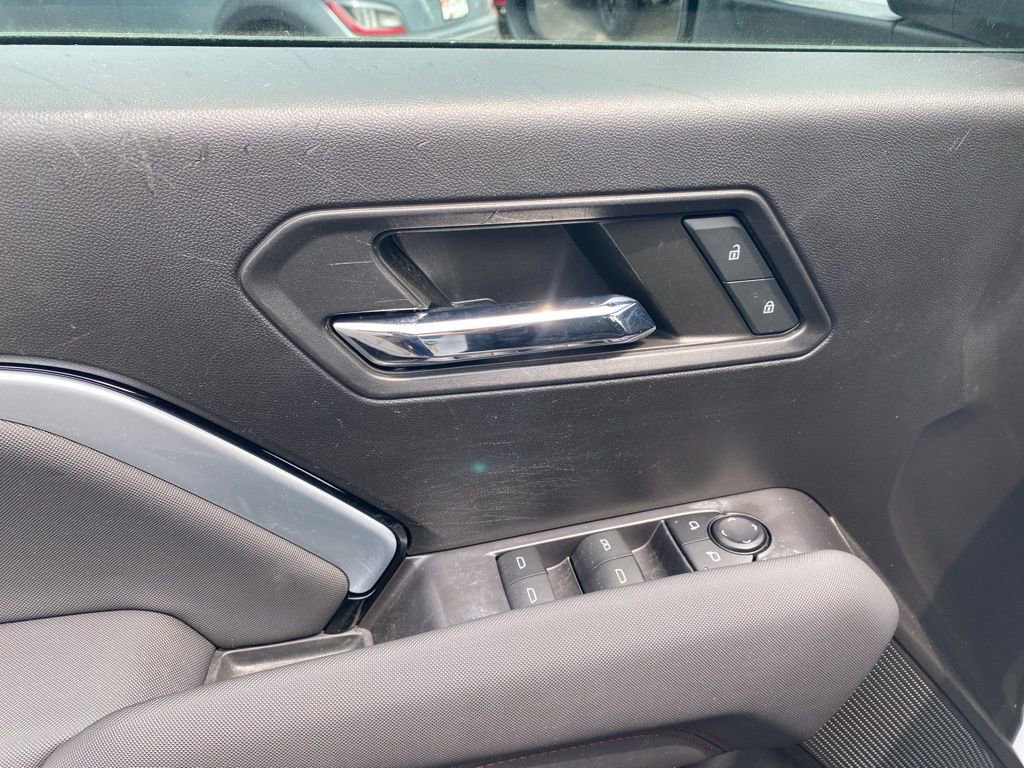 Used 2024 Chevrolet Colorado Z71 w/ Z71 Convenience Package 2 image 16