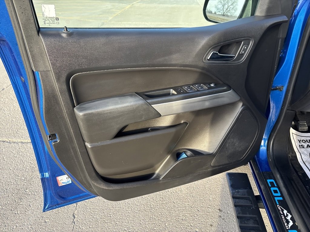 Used 2020 Chevrolet Colorado LT w/ Colorado RST Special Edition image 13