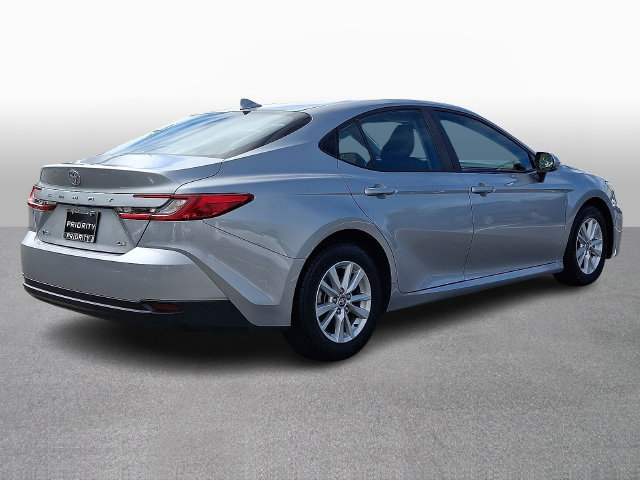 Used 2025 Toyota Camry LE FWD image 4