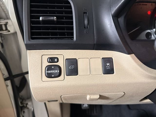 Used 2011 Toyota Venza AWD w/ Convenience Pkg image 21