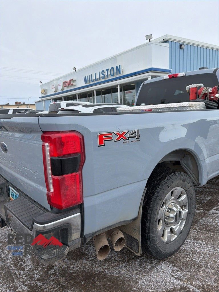 Used 2025 Ford F350 Lariat w/ Chrome Package image 21