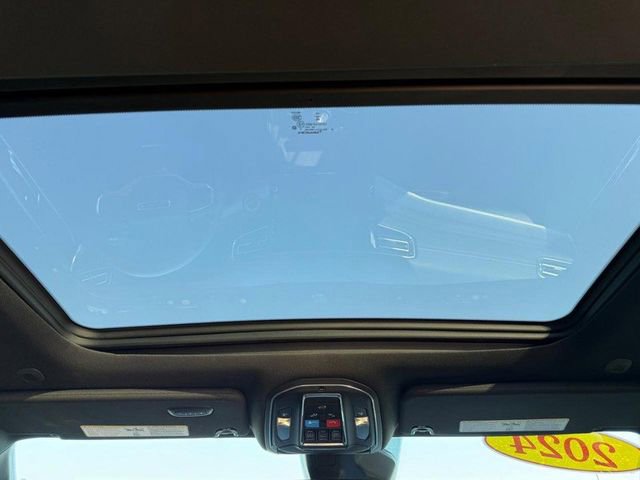 Used 2024 Jeep Wagoneer L Series II w/ Convenience Group I image 14