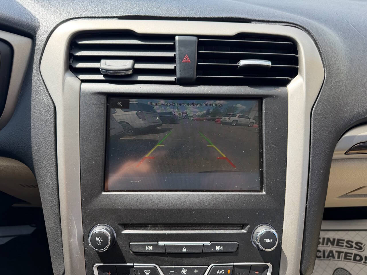 Used 2016 Ford Fusion SE w/ Equipment Group 202A FWD image 15