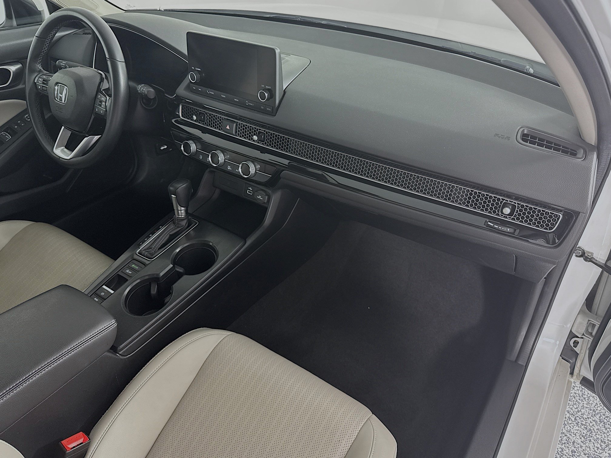Certified 2024 Honda Civic EX-L image 28