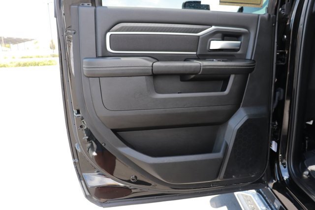 Used 2025 RAM 2500 Big Horn AWD/4WD image 15