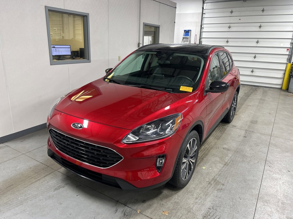 Used 2022 Ford Escape SEL w/ SEL Stealth AWD Package image 2