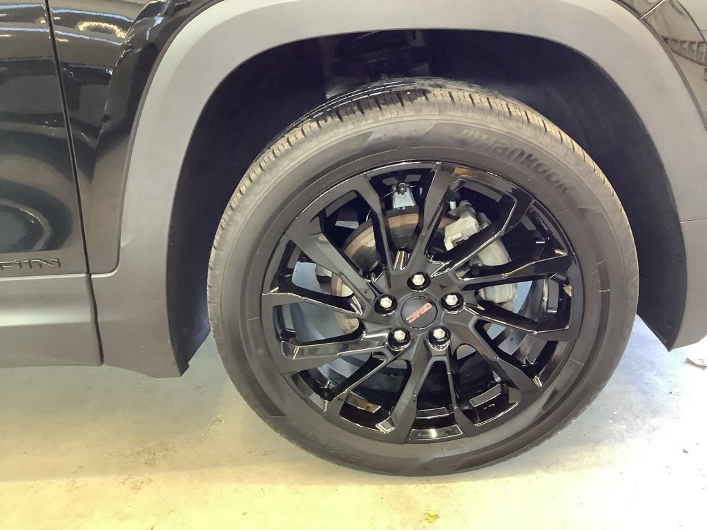 Used 2024 GMC Terrain SLT w/ Elevation Edition AWD/4WD image 23