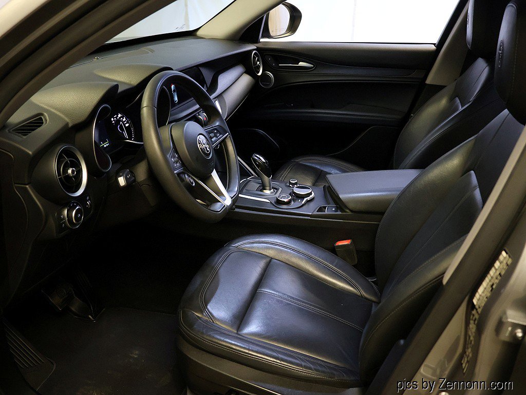 Used 2018 Alfa Romeo Stelvio AWD image 11