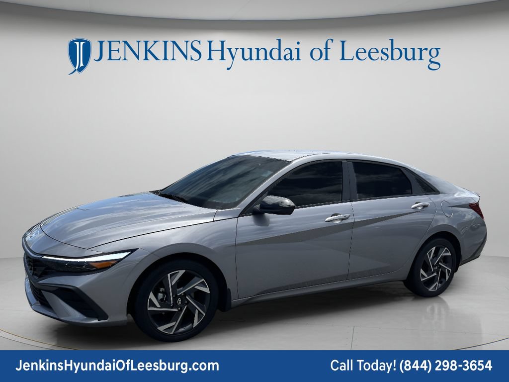 Certified 2025 Hyundai Elantra Sport FWD image 10