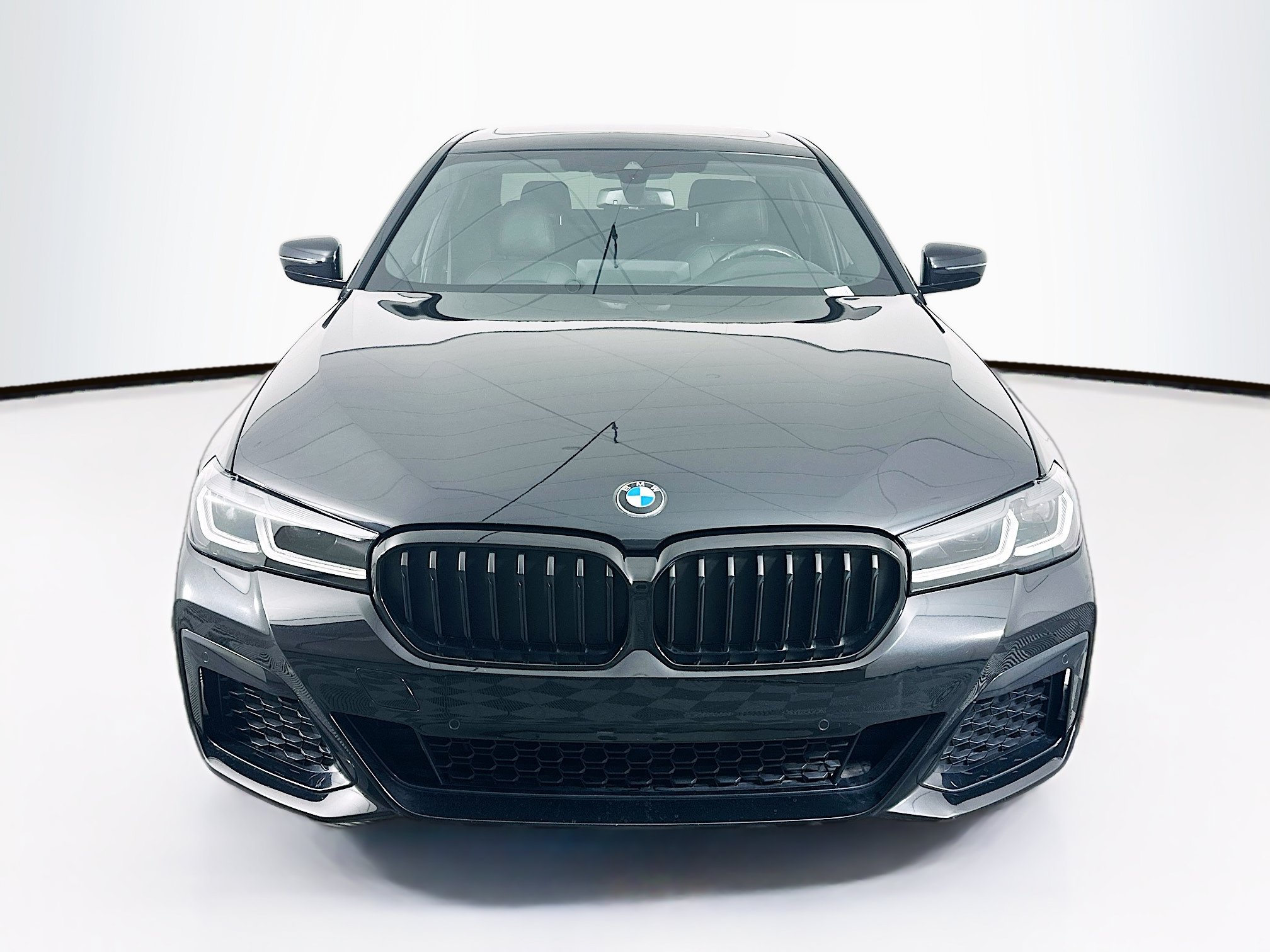 Used 2021 BMW 530e w/ M Sport Package RWD image 2