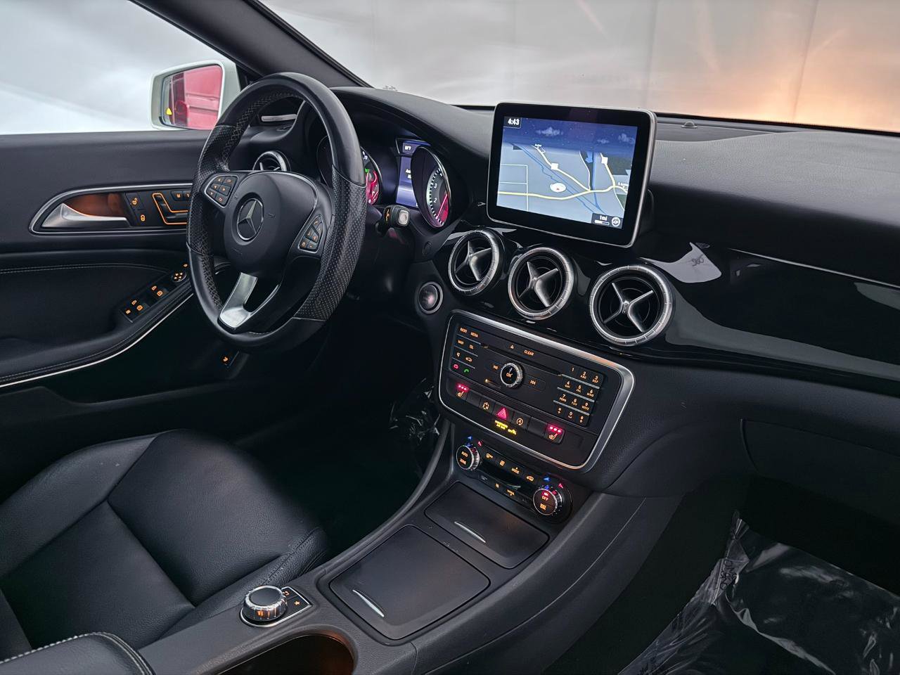 Used 2015 Mercedes-Benz CLA 250 4MATIC image 26