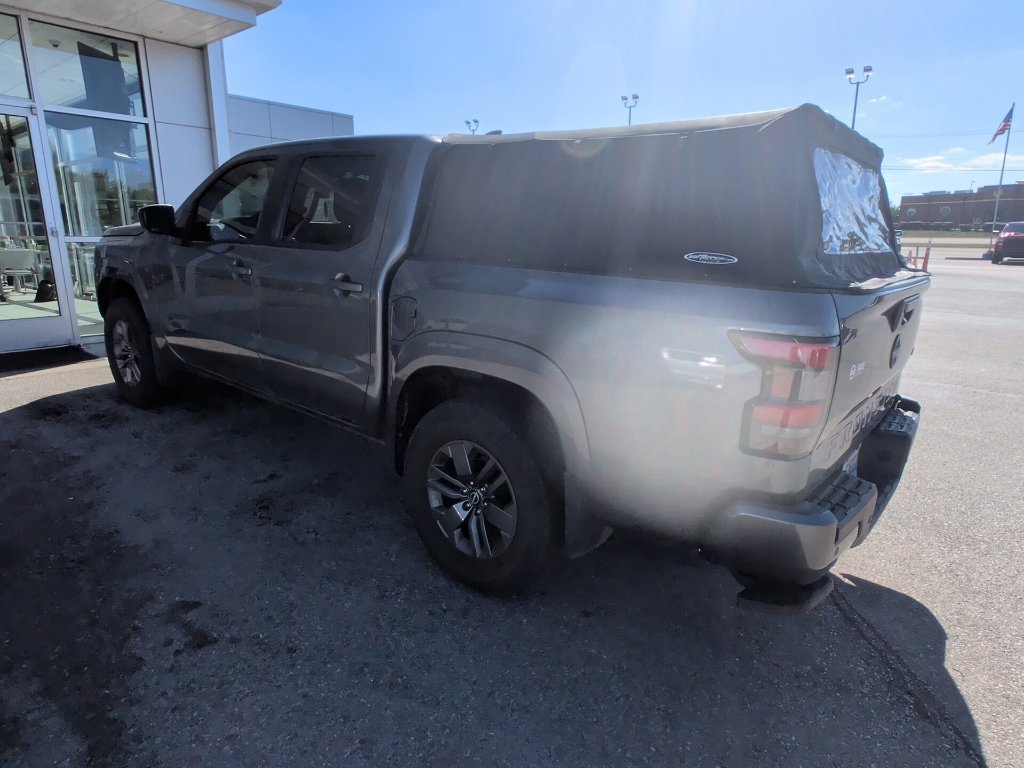 Used 2025 Nissan Frontier SV w/ Tow Package AWD/4WD image 4