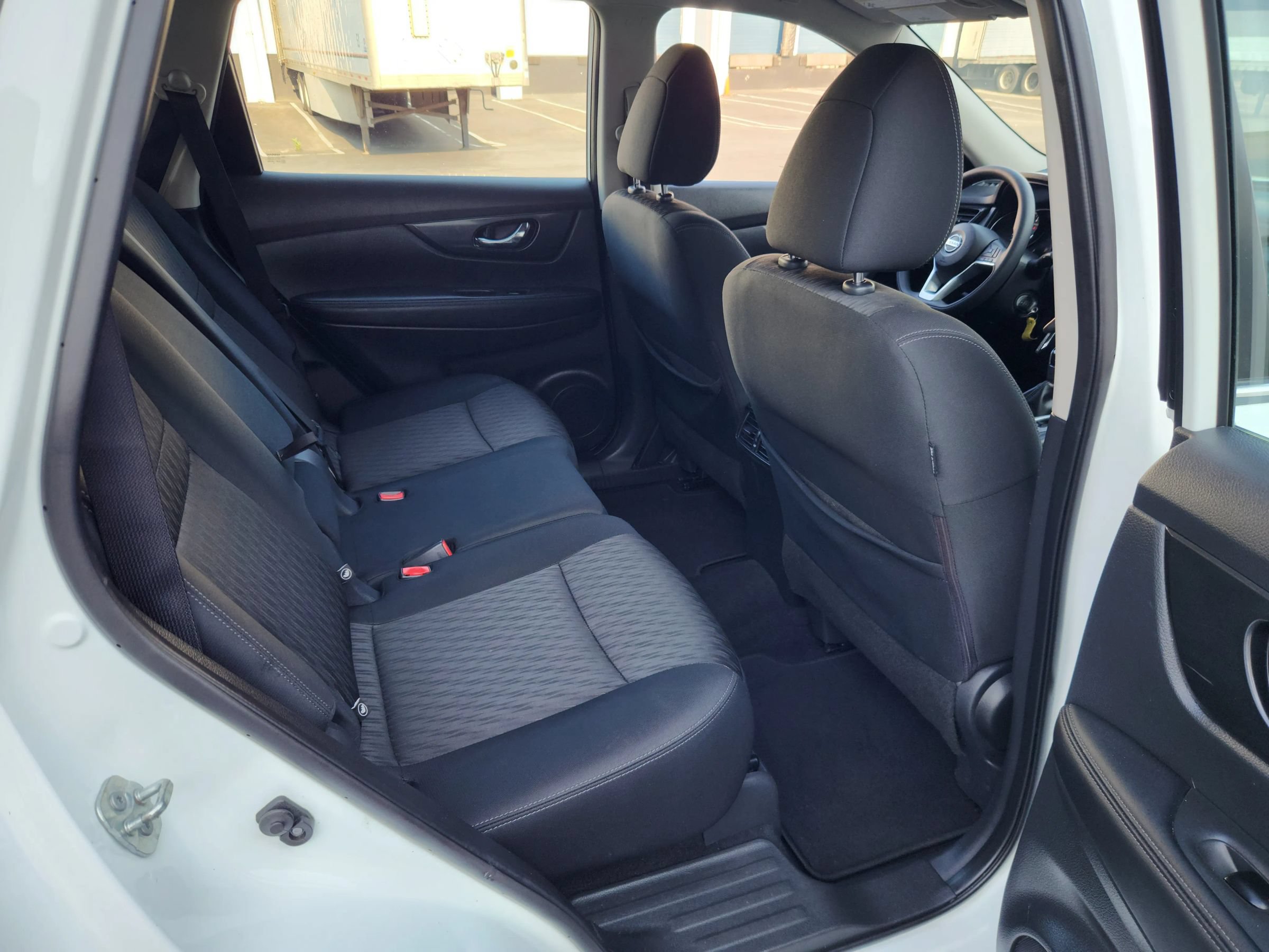 Used 2018 Nissan Rogue S AWD/4WD image 17