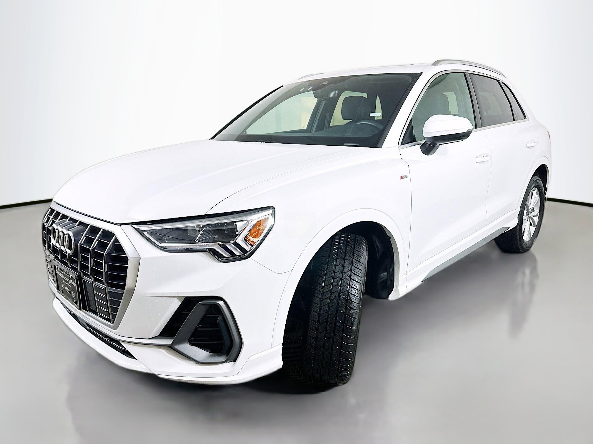 Used 2025 Audi Q3 2.0T Premium image 3